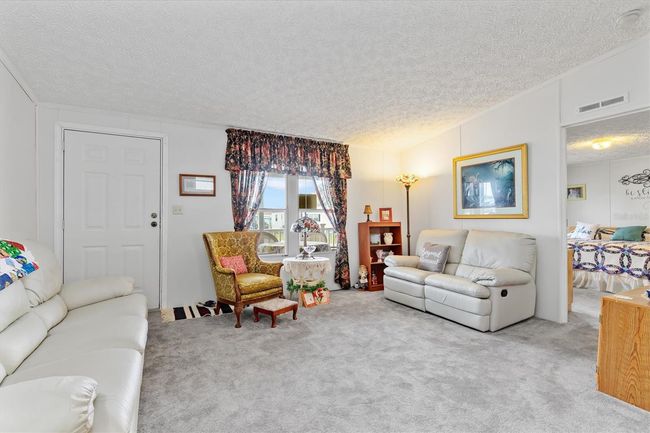 Living Room | Image 7