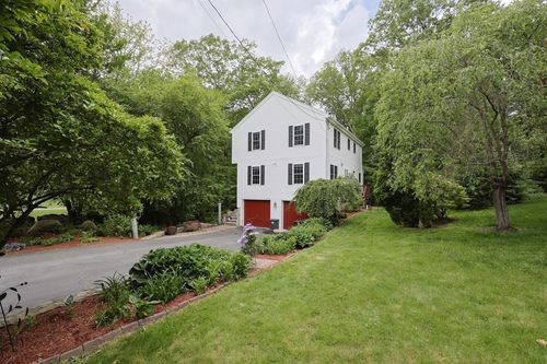 11 Dianne Ln, Ashland, MA, 01721-1037 | Card Image