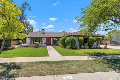 426 E Holyoke Pl, Claremont, CA, 91711-1979 | Card Image