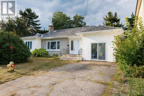 734 Reynolds St, North Bay, ON, P1B5C4 | Card Image