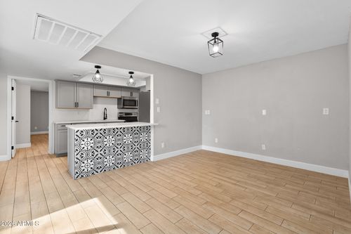 3101 W Loma Ln, Phoenix, AZ, 85051-6250 | Card Image