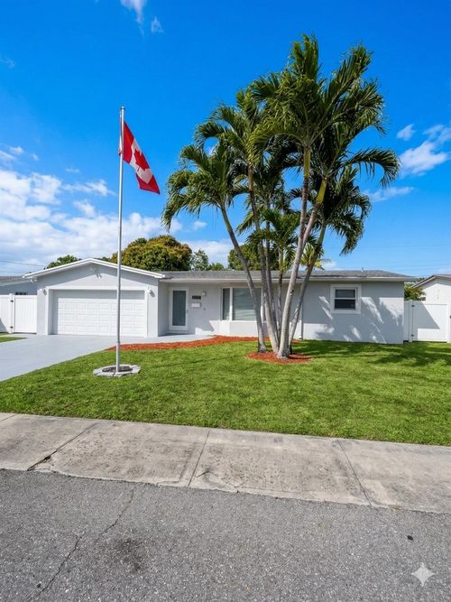 6527 Nw 2nd St, Margate, FL, 33063-5103 | Card Image