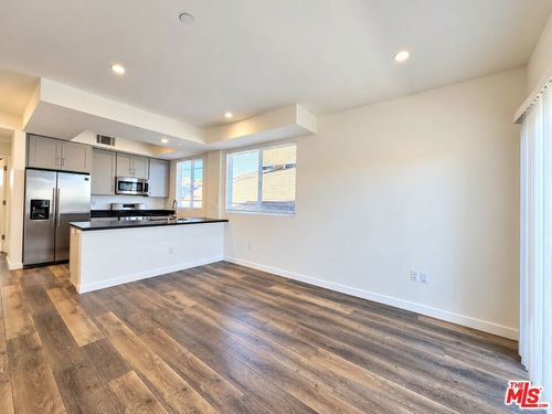 1211 Fedora St, LOS ANGELES, CA, 90005 | Card Image