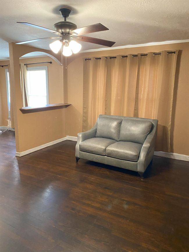 1833 11 Th St, House other with 2 bedrooms, 1 bathrooms and null parking in Port Arthur TX | Image 5