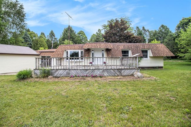 5890 N Oceana Dr, House other with 3 bedrooms, 2 bathrooms and null parking in Hart MI | Image 4