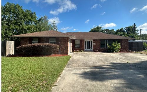 121 Se Arapahoe Ln, Lake City, FL, 32025-6493 | Card Image