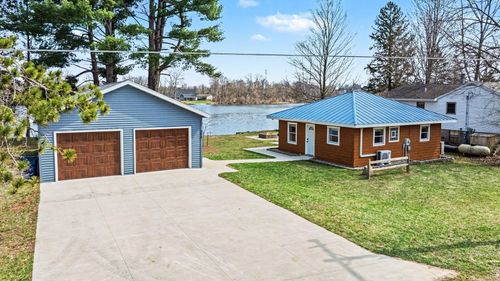 3517 Lake Allegan Dr, Allegan, MI, 49010-8403 | Card Image