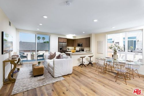 apt-402-5229 Willowcrest Ave, North Hollywood, CA, 91601-3555 | Card Image