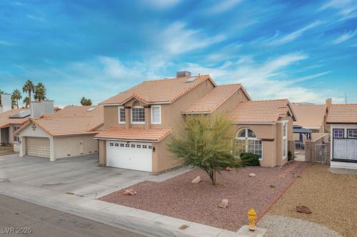 3805 Dauntless Dr, North Las Vegas, NV, 89031-0135 | Card Image