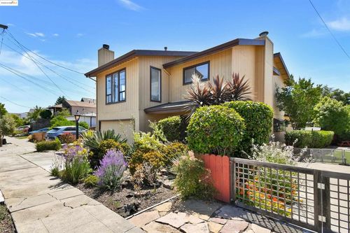 7 Pomona Ave, El Cerrito, CA, 94530-4134 | Card Image