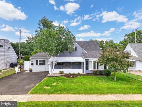 360 Holly Dr, LEVITTOWN, PA, 19055-1318 | Card Image