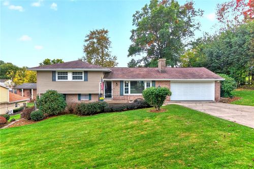 2 Holly Dr, Greensburg, PA, 15601-5810 | Card Image