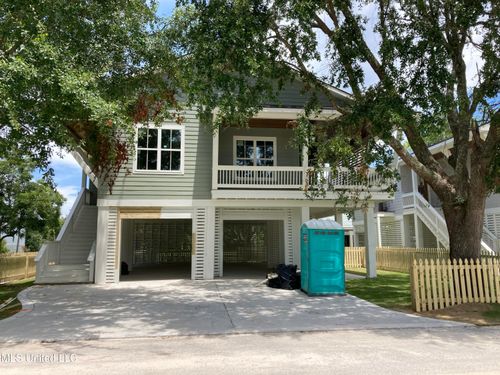 220 Demetz Ave, Pass Christian, MS, 39571-4404 | Card Image