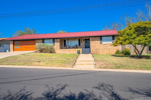 710 Mockingbird Ln, Kerrville, TX, 78028-2927 | Card Image