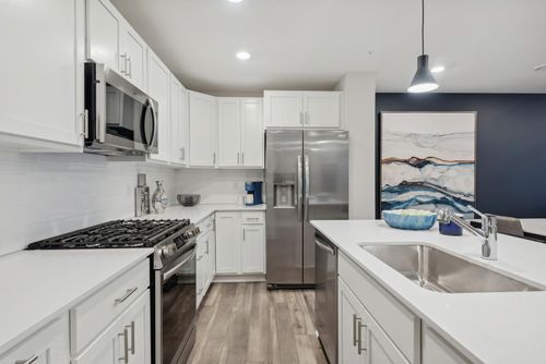 5149 Long Pointe Pass, Woodbury, MN, 55129-6303 | Card Image