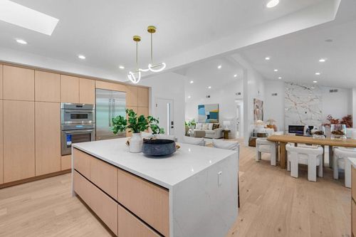 24985 Oneonta Dr, Los Altos, CA, 94022 | Card Image