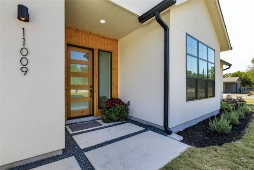 11009 2nd St, Jonestown, TX, 78645-3237 | Card Image