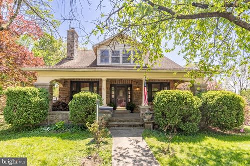 260 W Evergreen St, WEST GROVE, PA, 19390-1008 | Card Image