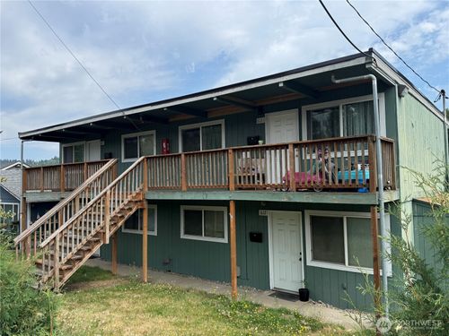 612 N 1st Ave, Kelso, WA, 98626-3529 | Card Image