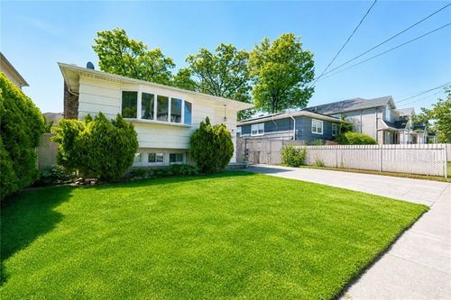268 Bradford Ave, Staten Island, NY, 10309-3006 | Card Image
