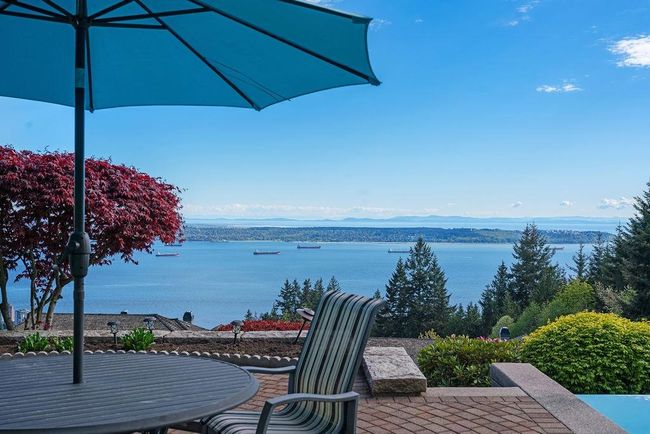 2450 Halston Court, House other with 4 bedrooms, 5 bathrooms and 6 parking in West Vancouver BC | Image 1