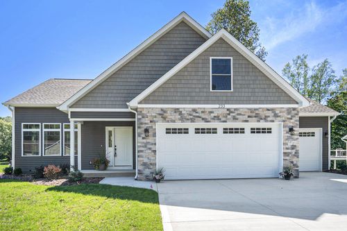 233 Markus Glen Dr, Plainwell, MI, 49080-9557 | Card Image