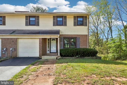 318 Laurel Dr, Collegeville, PA, 19426-2266 | Card Image