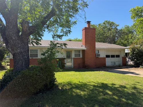 424 Vine St, Baird, TX, 79504-5121 | Card Image