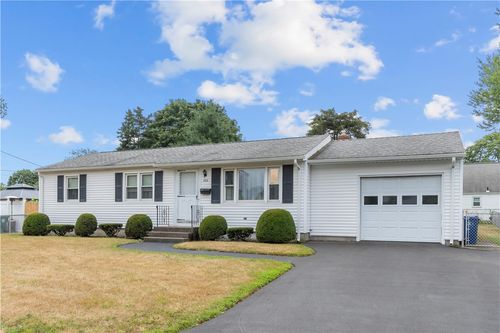352 Cove Ave, Warwick, RI, 02889-8636 | Card Image