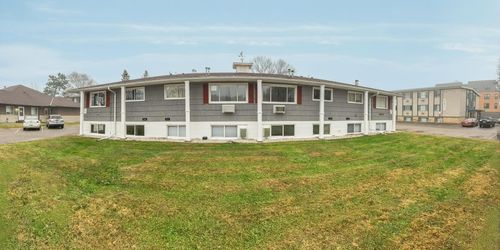 8963 Syndicate Ave, Circle Pines, MN, 55014-3757 | Card Image