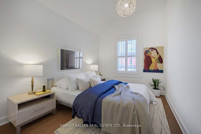 418 Ontario St, House attached with 3 bedrooms, 2 bathrooms and null parking in Toronto ON | Image 32