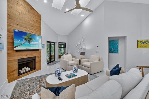 95 Cypress View Dr, NAPLES, FL, 34113-8066 | Card Image