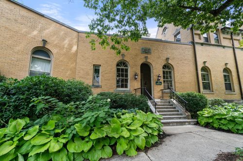 303-60 E Glen Road, Brookline, MA, 02445 | Card Image
