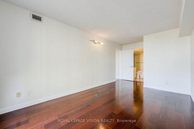 404 - 145 Hillcrest Ave, Condo with 3 bedrooms, 2 bathrooms and null parking in Mississauga ON | Image 24