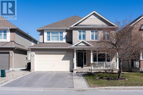 568 Egret Way, Ottawa, ON, K2C3H2 | Card Image