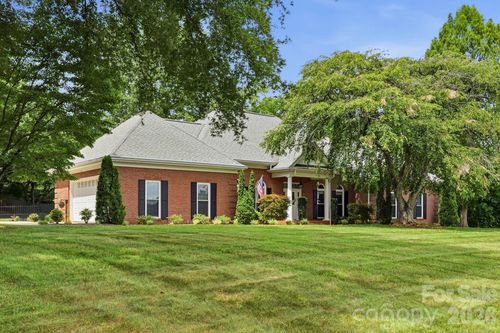 145 Baymount Dr, Statesville, NC, 28625-9572 | Card Image