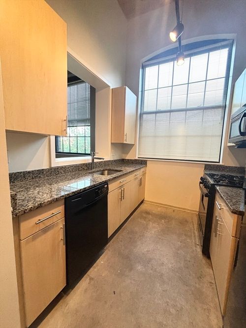 310-88 Gerrish Ave, Chelsea, MA, 02150-2942 | Card Image
