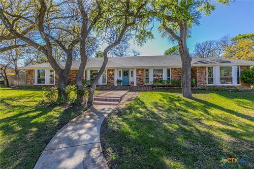 208 Highland Oaks Dr, Harker Heights, TX, 76548-1636 | Card Image