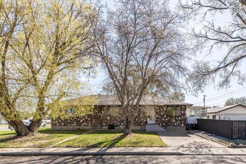 188 Burns Crescent Nw, Medicine Hat, AB, T1A6V9 | Card Image