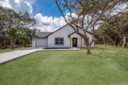 432 Canyon Lake Dr, Bandera, TX, 78003 | Card Image
