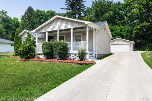 167 Glanworth St, Lake Orion, MI, 48362-3403 | Card Image
