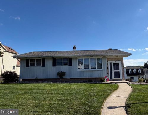 434 Cedar Ave, HERSHEY, PA, 17033-1623 | Card Image