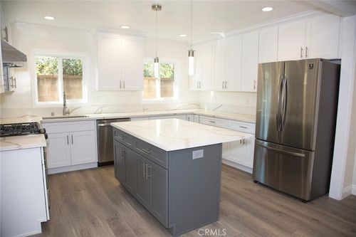 3779 Sycamore St, Pasadena, CA, 91107-4915 | Card Image