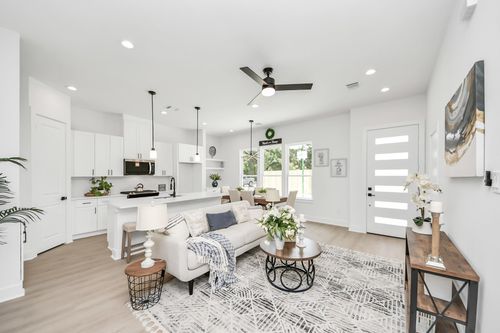 d-860 Rachel St, Houston, TX, 77091-4184 | Card Image