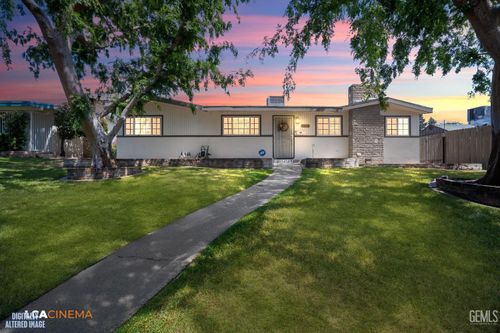 2905 Idaho St, Bakersfield, CA, 93305-2213 | Card Image