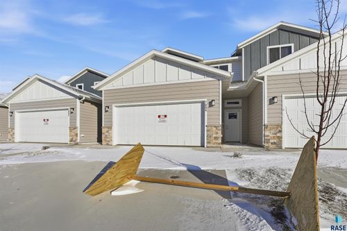 7004 E Brooks Edge Pl, Sioux Falls, SD, 57110-6358 | Card Image