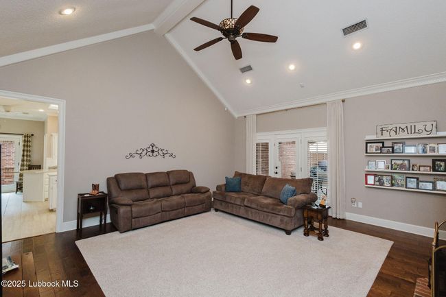 5611 85 Th St, House other with 4 bedrooms, 3 bathrooms and null parking in Lubbock TX | Image 5
