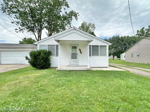 2014 W Hurd Rd, Clio, MI, 48420-1814 | Card Image