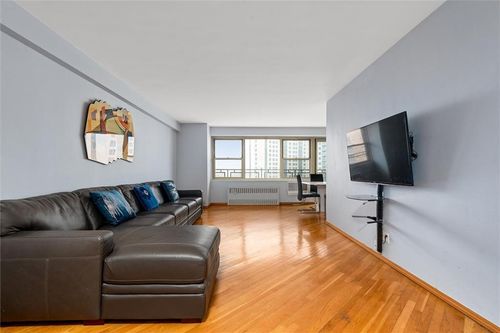 apt-10p-2928 W 5th St, Brooklyn, NY, 11224-3947 | Card Image
