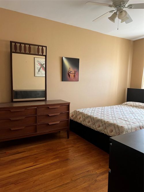 10819 48th Ave, Corona, NY, 11368-2928 | Card Image